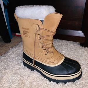 ~BRAND NEW~ Sorel Caribou Women’s Boot size 8